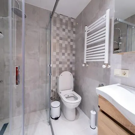 Elegant, Spacious, Quiet 3br Near Historic Center Lägenhet *