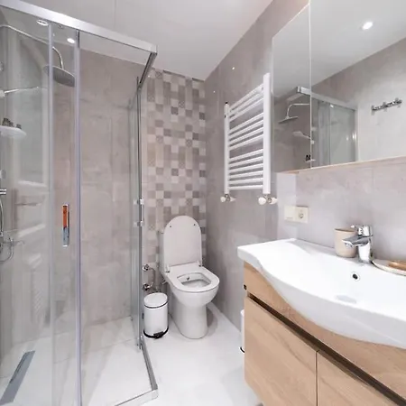 Lägenhet Elegant, Spacious, Quiet 3br Near Historic Center *