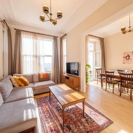 Lägenhet Elegant, Spacious, Quiet 3br Near Historic Center