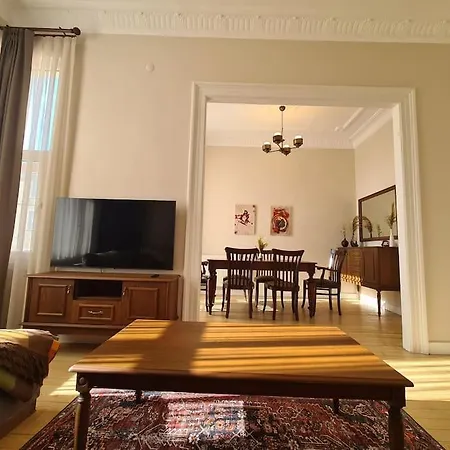 Lägenhet Elegant, Spacious, Quiet 3br Near Historic Center Istanbul