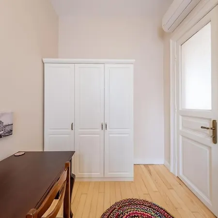 Elegant, Spacious, Quiet 3br Near Historic Center * Istanbul