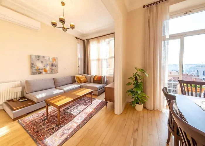 Elegant, Spacious, Quiet 3br Near Historic Center *