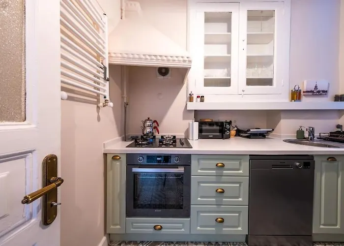 Elegant, Spacious, Quiet 3br Near Historic Center *