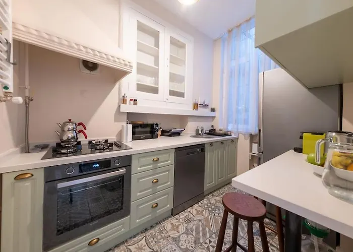 Elegant, Spacious, Quiet 3br Near Historic Center Апартаменты *