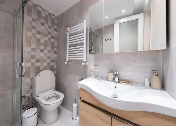 Elegant, Spacious, Quiet 3br Near Historic Center Апартаменты