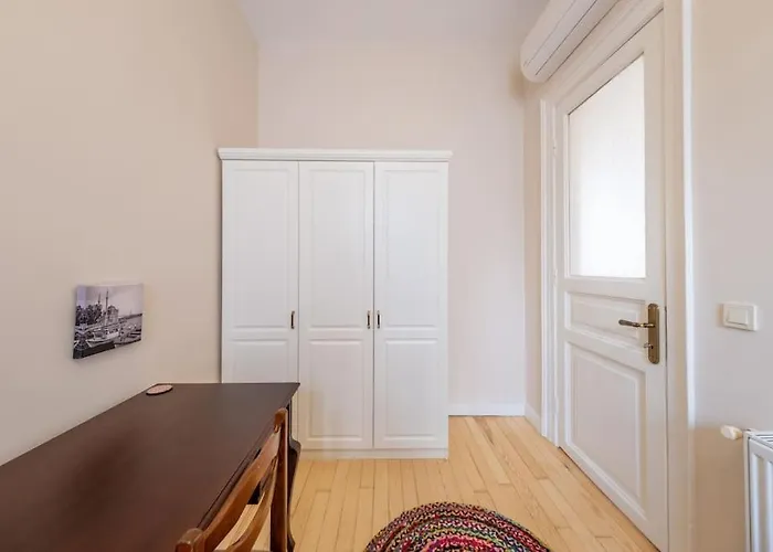 Elegant, Spacious, Quiet 3br Near Historic Center * Istanbulská provincie