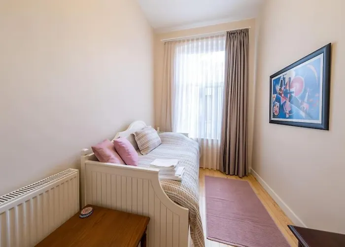 Apartmán Elegant, Spacious, Quiet 3br Near Historic Center *