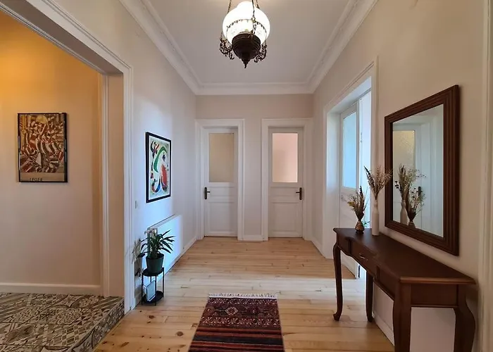 Apartmán Elegant, Spacious, Quiet 3br Near Historic Center *