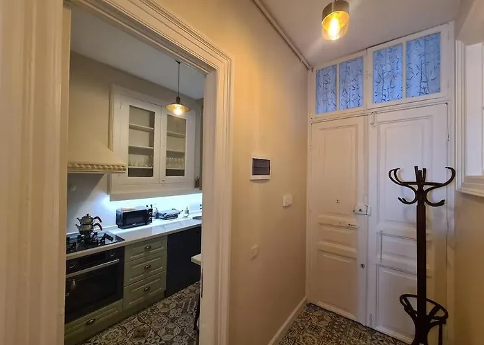 Elegant, Spacious, Quiet 3br Near Historic Center Стамбул