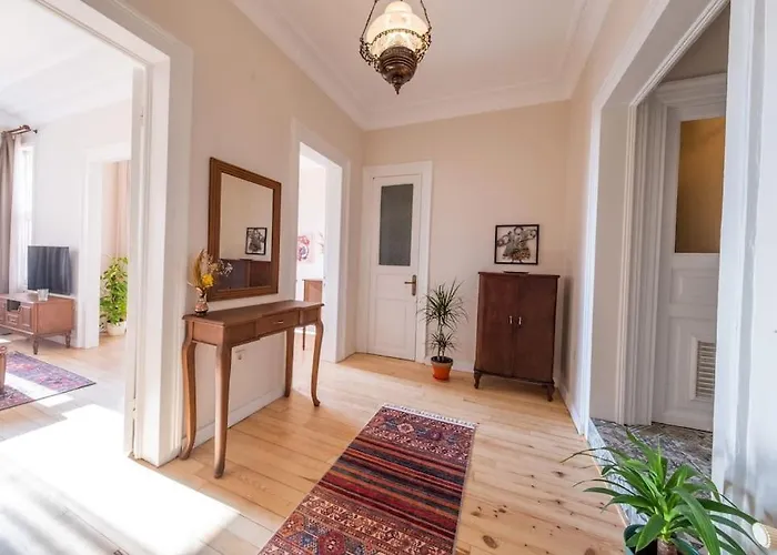 Elegant, Spacious, Quiet 3br Near Historic Center Apartmán