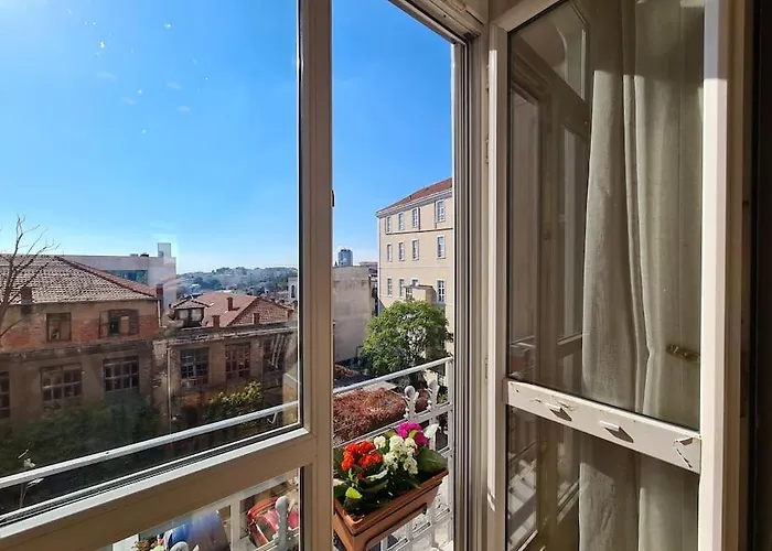 Elegant, Spacious, Quiet 3br Near Historic Center