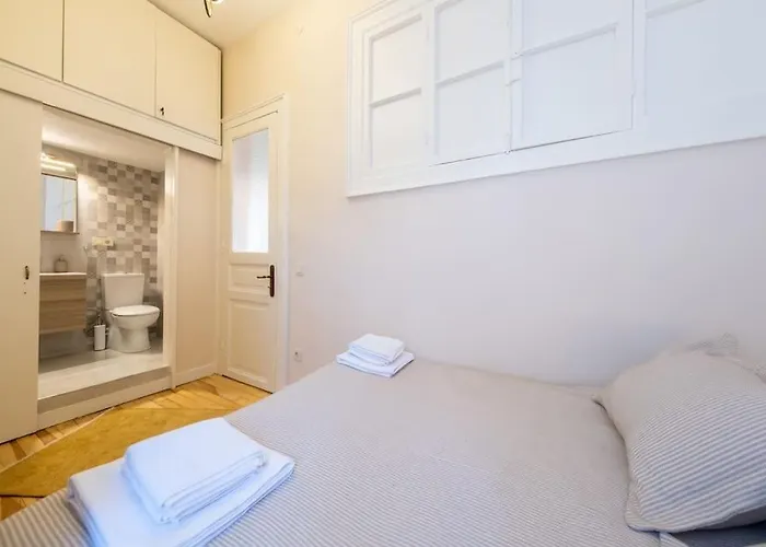 Elegant, Spacious, Quiet 3br Near Historic Center Апартаменты *