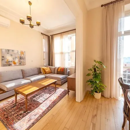 Elegant, Spacious, Quiet 3br Near Historic Center *