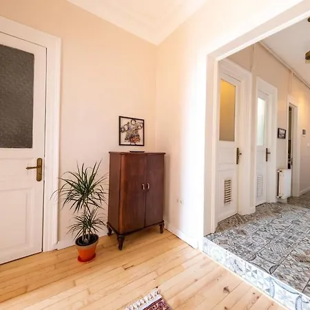 شقة Elegant, Spacious, Quiet 3br Near Historic Center اسطنبول