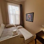 Elegant, Spacious, Quiet 3br Near Historic Center アパート