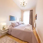 Elegant, Spacious, Quiet 3br Near Historic Center アパート イスタンブール
