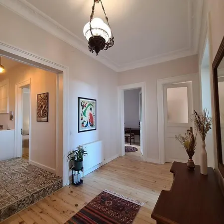 Elegant, Spacious, Quiet 3br Near Historic Center * イスタンブール